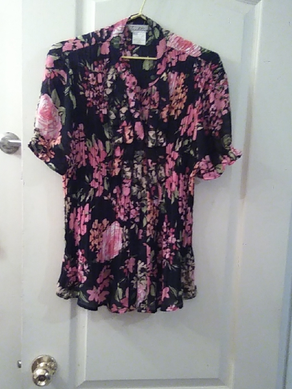 Floral Short-Sleeve Blouse - Black with Pink Floral